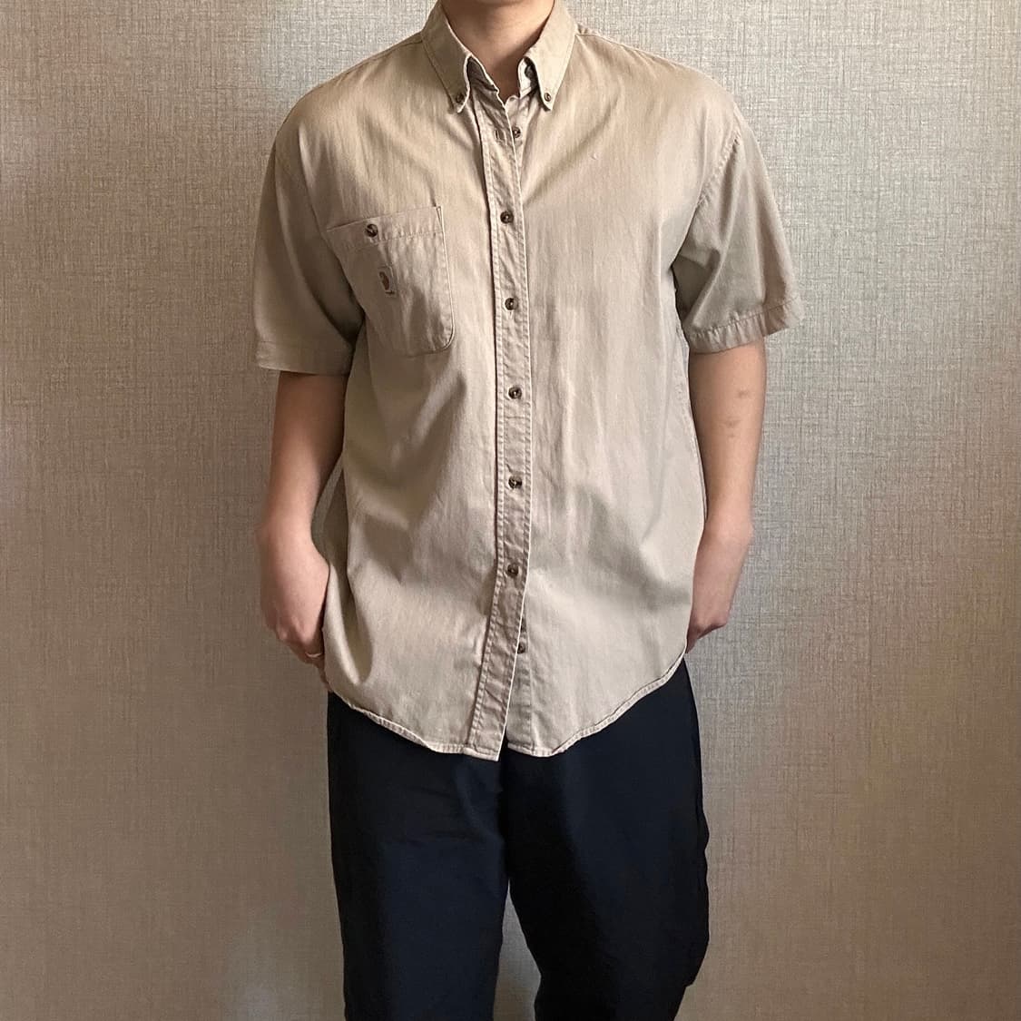 칼하트 베이지 스몰로고 반팔 셔츠 상품이미지2