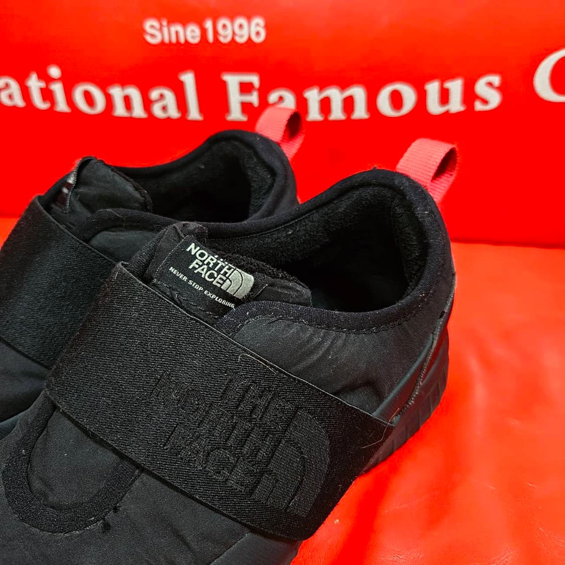 노스페이스 아웃도어 등산 패딩 슬립온 230size 상품이미지3