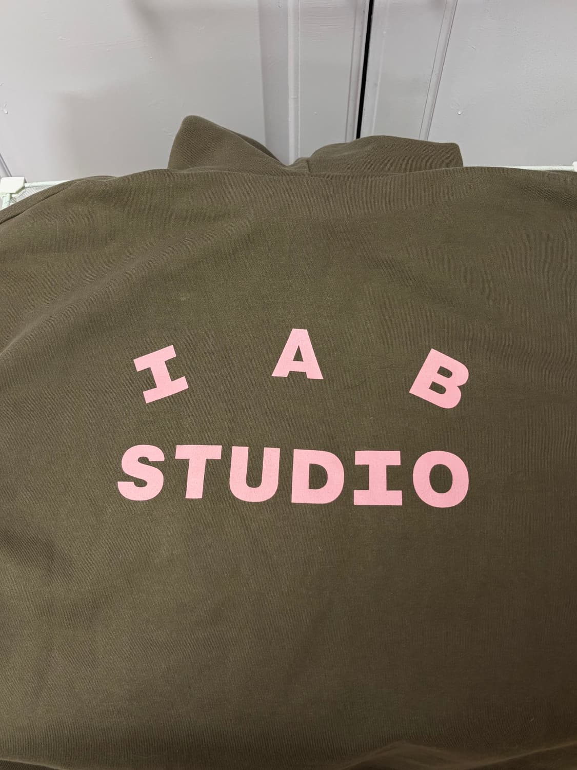 IAB스튜디오 후디 상품이미지2