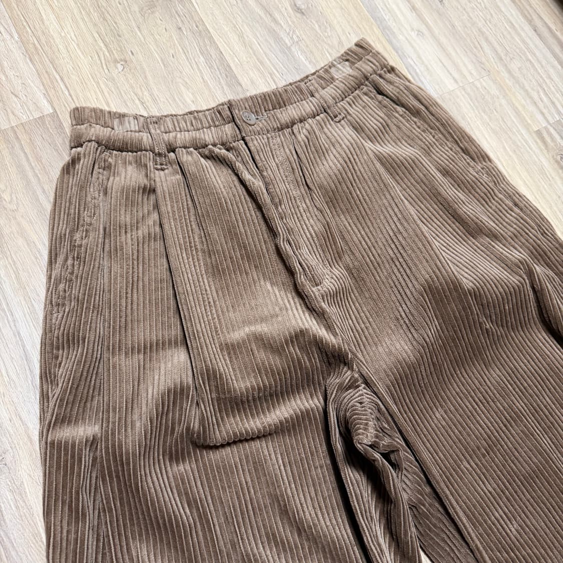 [URBAN RESURCH] 코듀로이 턱 테이퍼드 팬츠 상품이미지2