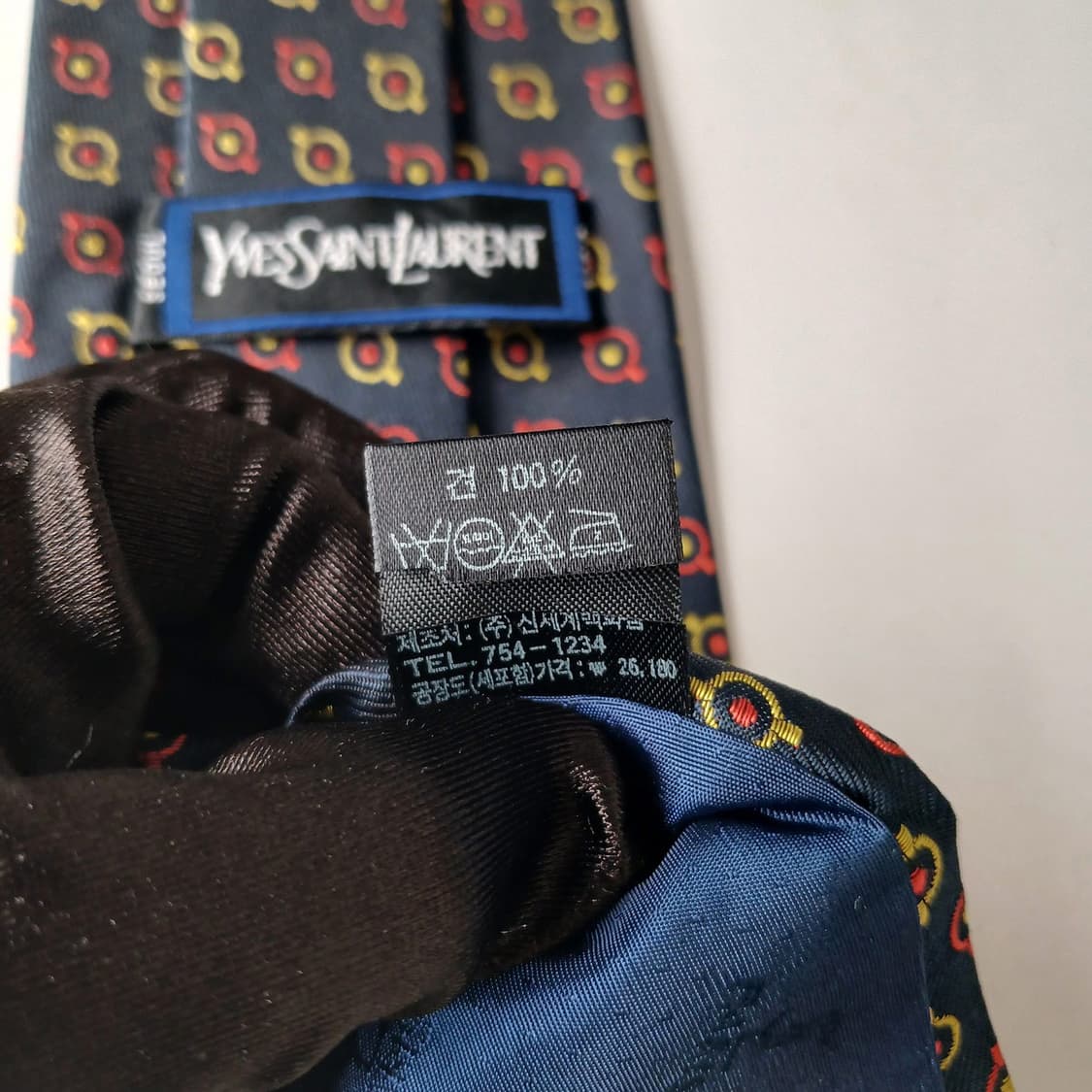 입생로랑 실크 네이비 로고 패턴 넥타이 9.8cm A등급 G29 상품이미지7