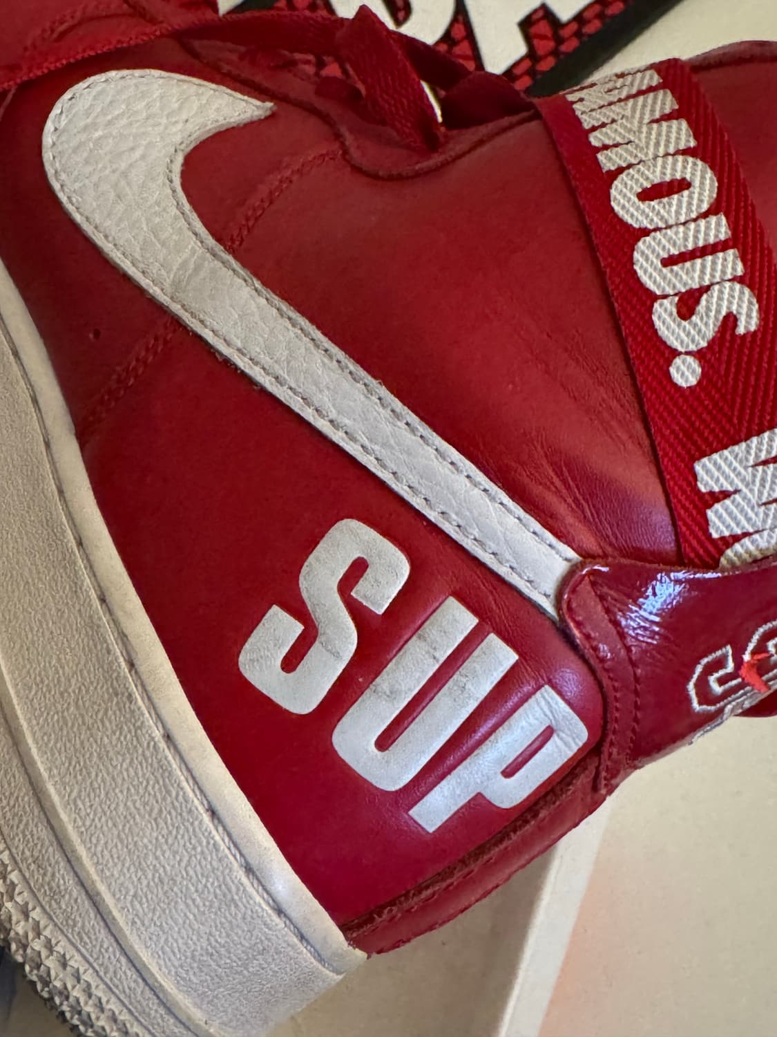 285) 나이키 슈프림 에어포스1 하이 레드 상품이미지5