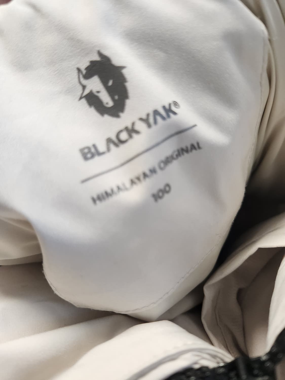 블랙야크 롱패딩 사이즈100(L)

세탁소나 집에서 손세탁하고 햇볕에 말 상품이미지6