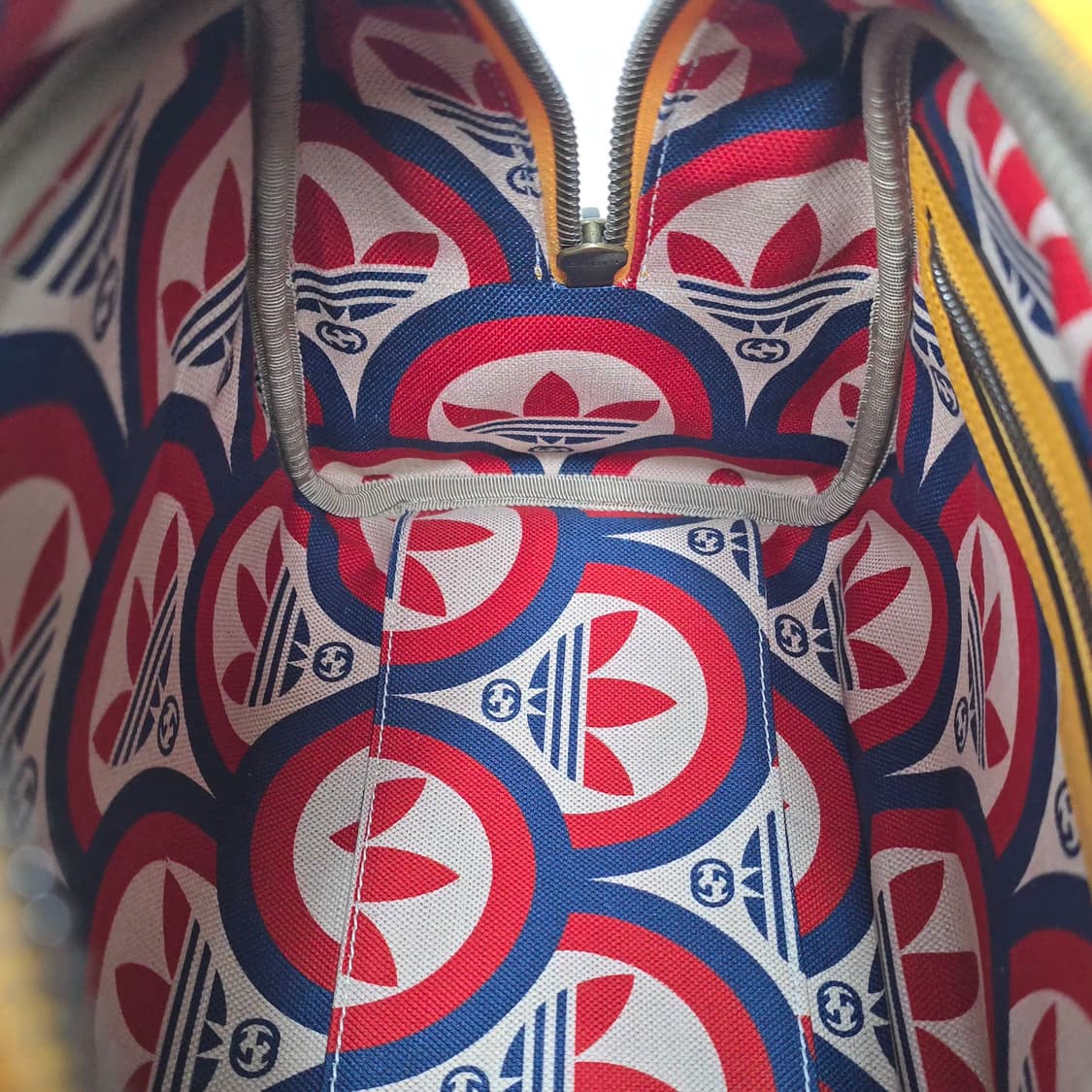 구찌 x 아디다스 미니 더플 백 상품이미지9