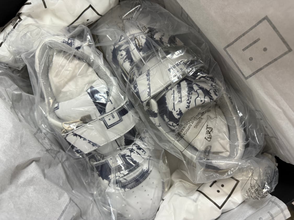 [42] 아크네 스튜디오 페리 누벅 벨크로 스니커즈 화이트 블루 상품이미지4