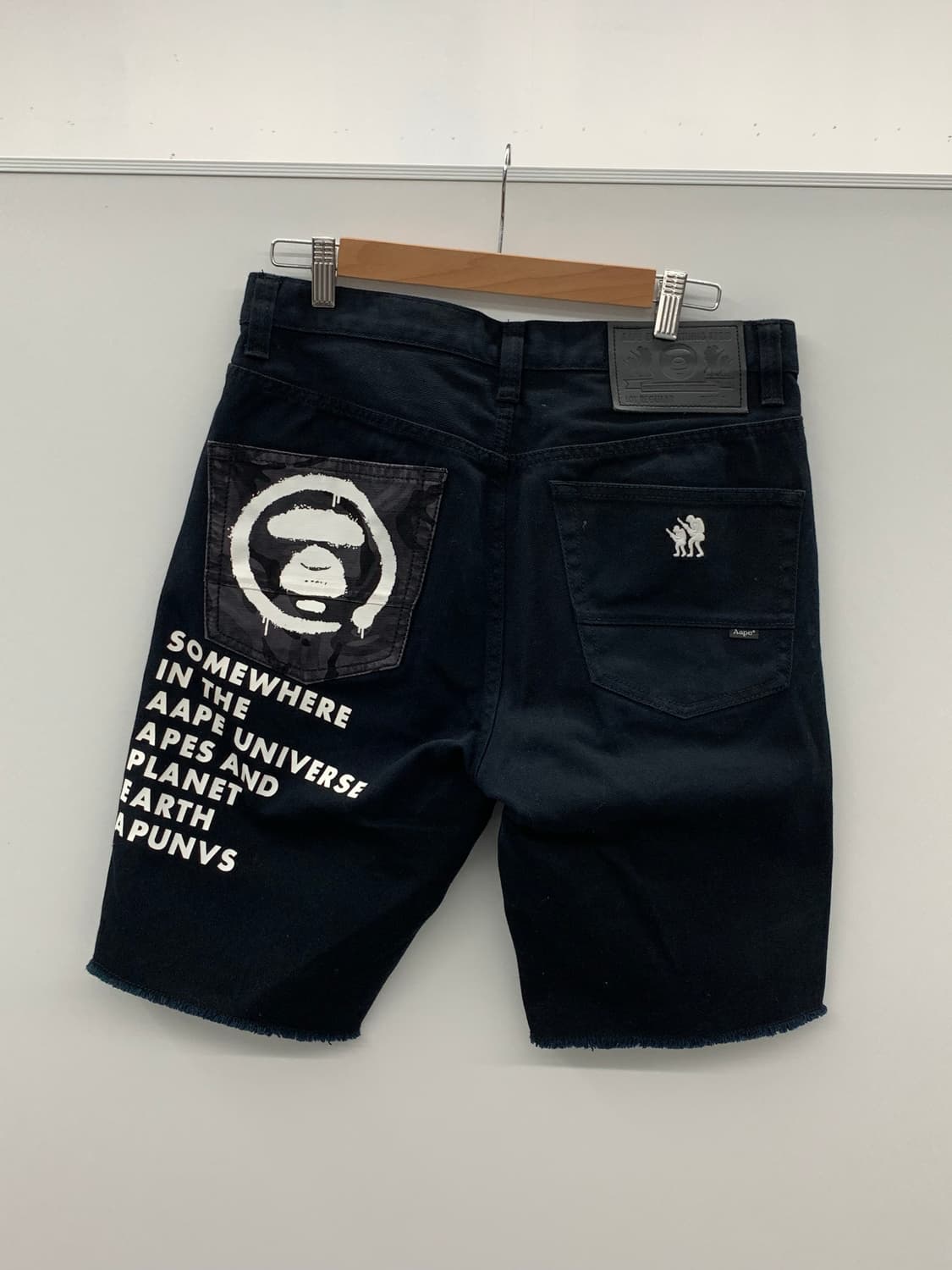 Aape 흑청 반바지 상품이미지1