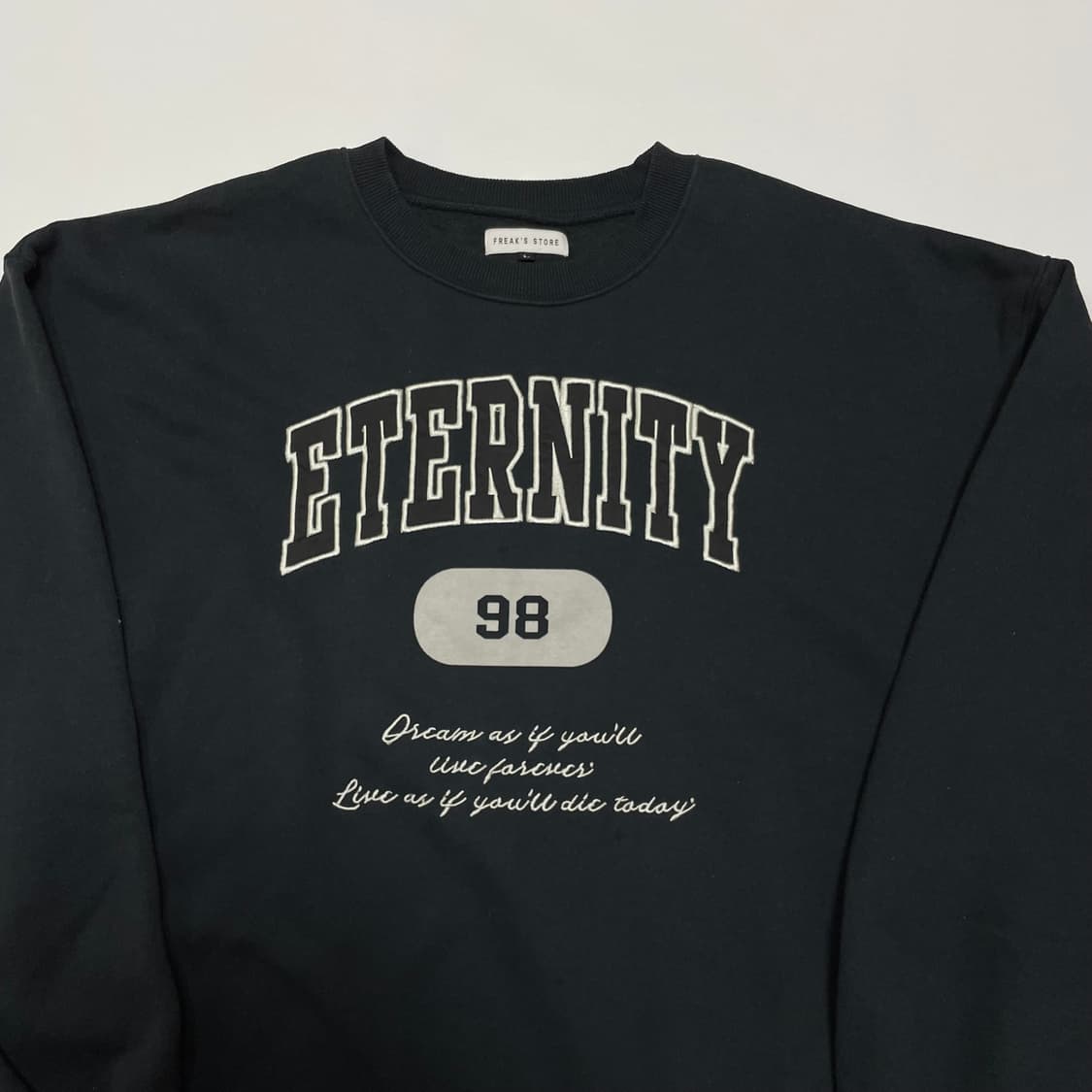프릭스스토어 ETERNITY 오버핏 맨투맨 상품이미지3