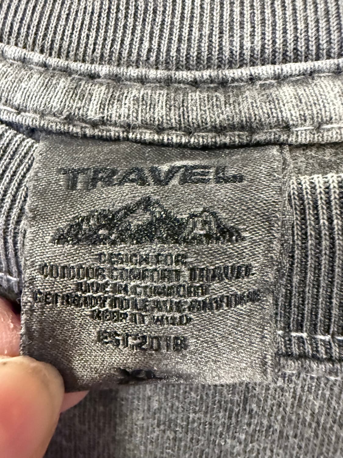 트래블 차콜 피그먼트 반팔 티셔츠 상품이미지2