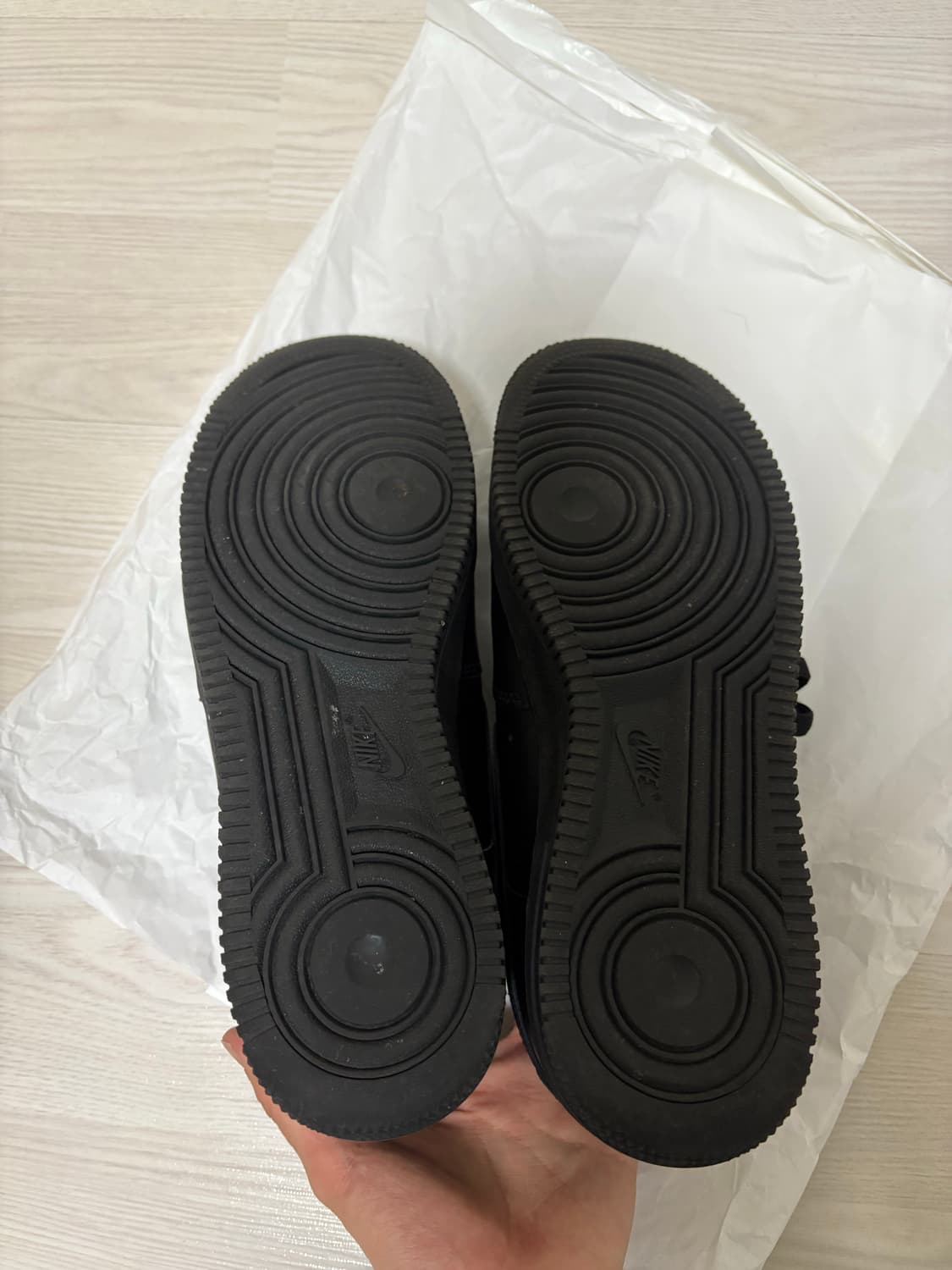 나이키 에어포스 1 07 로우 트리플 블랙 260 상품이미지4