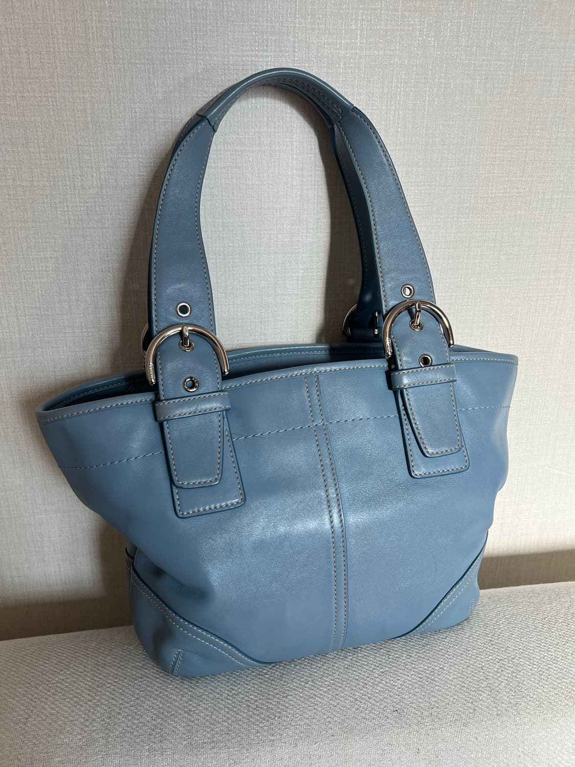 2004년 빈티지 코치 소호 버클 토트백 상품이미지2