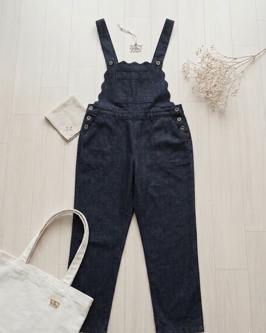 [새상품] 쥬시쥬디 스칼랩 데님 오버롤 점프수트 (90사이즈) 상품이미지1