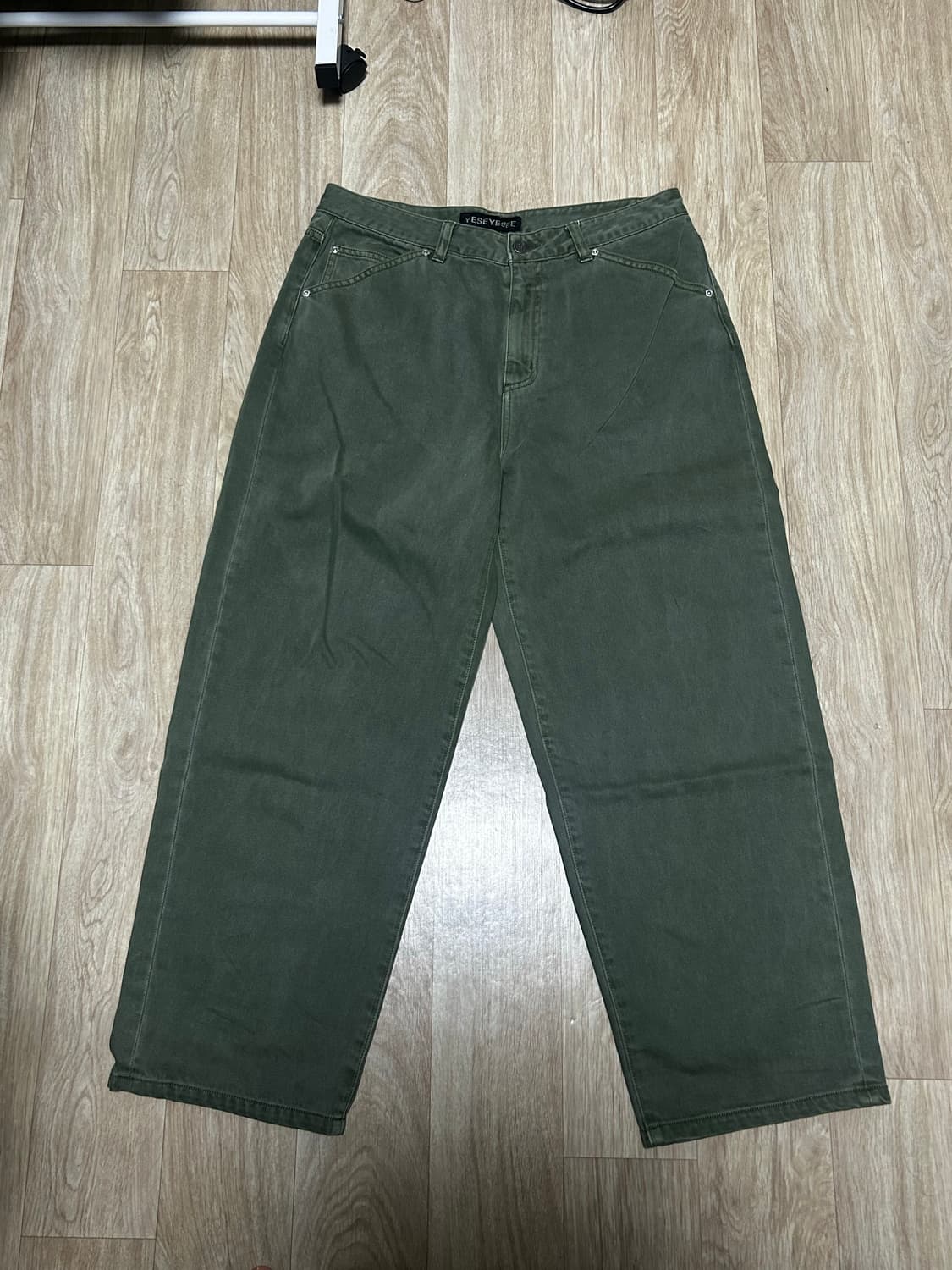 예스아이씨 플라워 리벳 데님 팬츠 상품이미지1