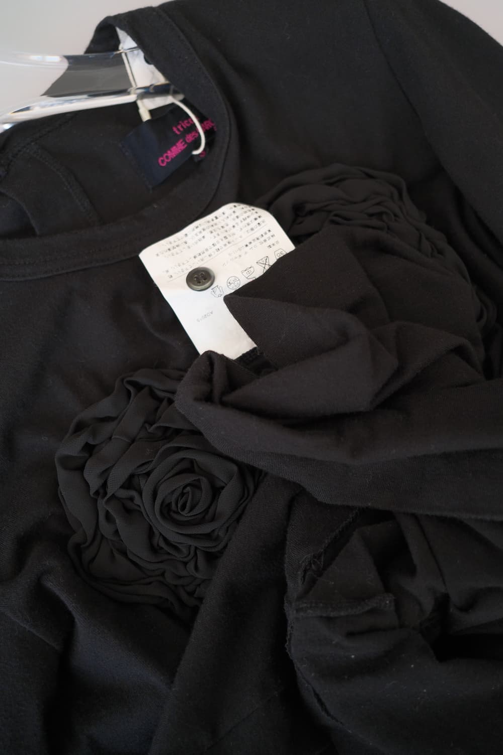 Rose appliqué back button top joo 상품이미지9