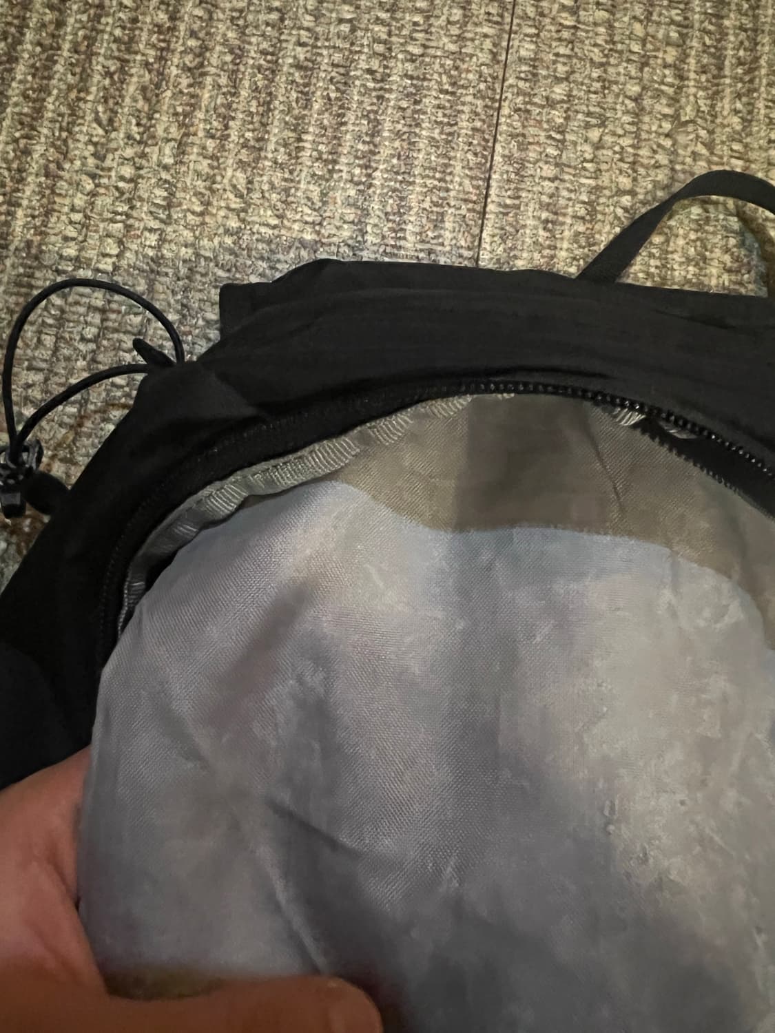 살로몬 백팩 검은색 상품이미지3