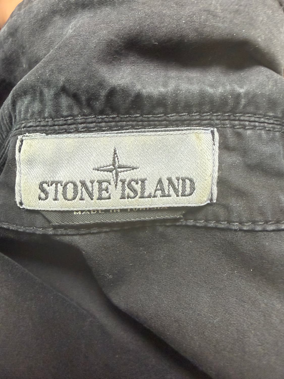 스톤 아일랜드 101WN 브러쉬드 코튼 캔버스 올드이펙트 오버셔츠 블랙  상품이미지3