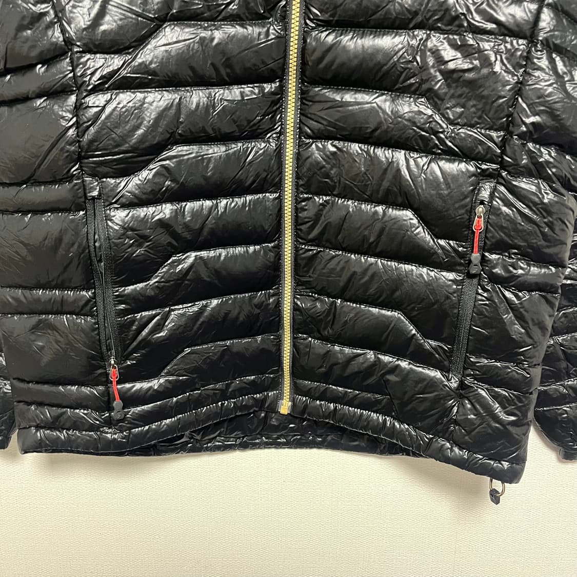 아식스 유광 경량패딩 상품이미지3