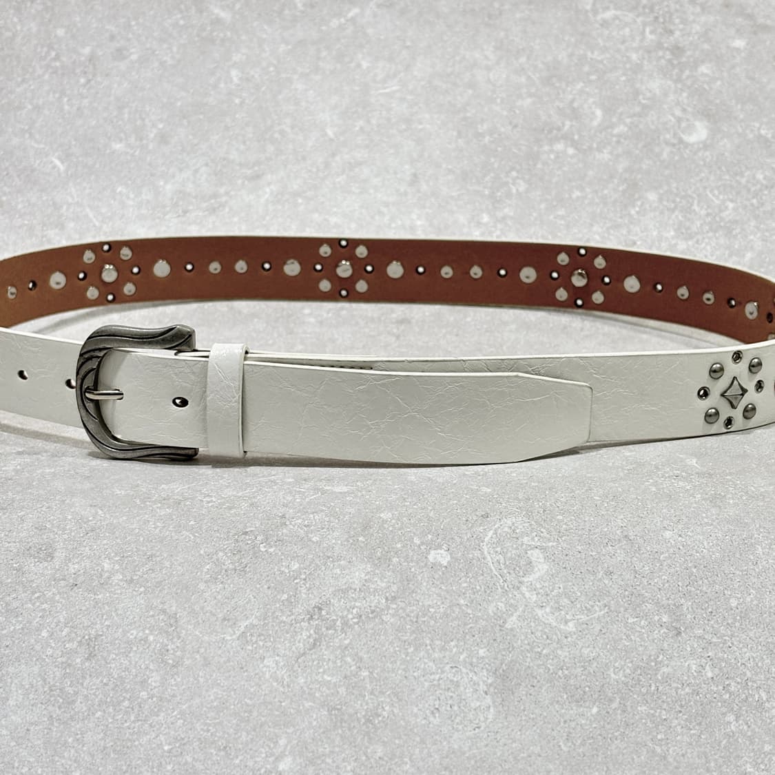 Oribell 락스터드 아일렛 크랙 가죽 볼드 벨트 상품이미지7