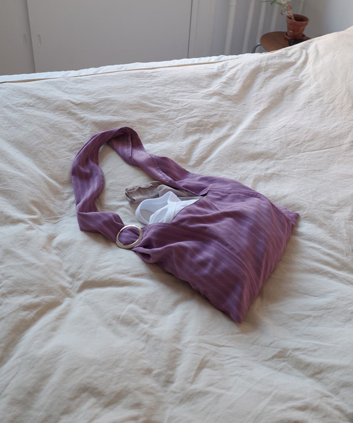 TAESEOUL Buckle Stripe Bag (Purple) 상품이미지5