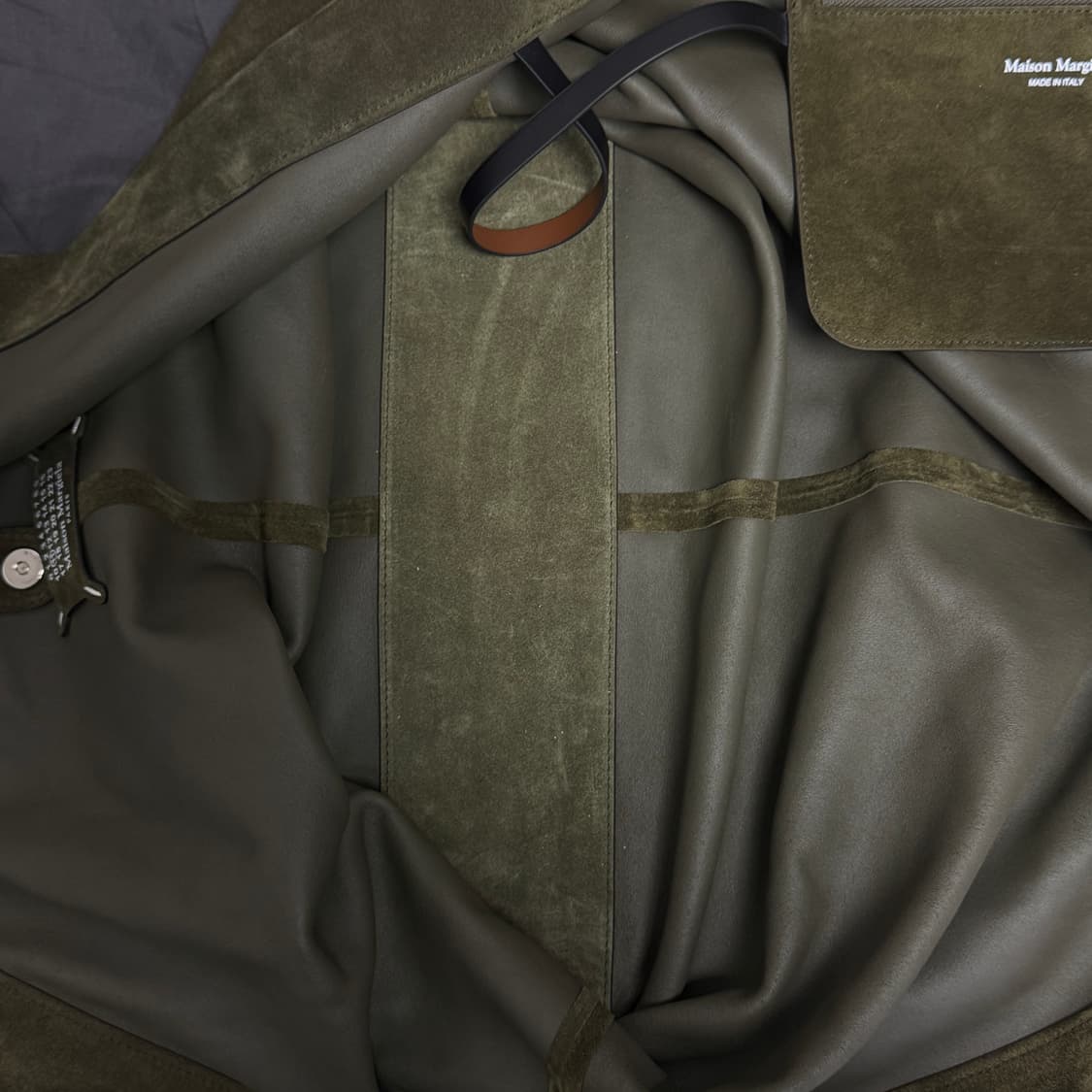 메종 마르지엘라 카키 스웨이드 숄더백 상품이미지5