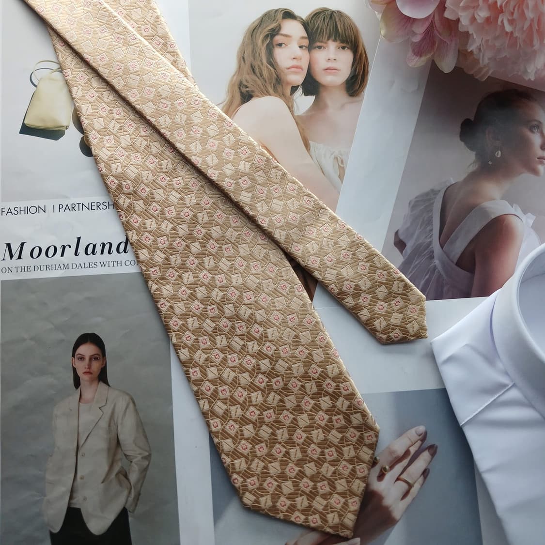 밀라숀 실크 골드 패턴 넥타이 8.8cm A+등급 A18446
 상품이미지3