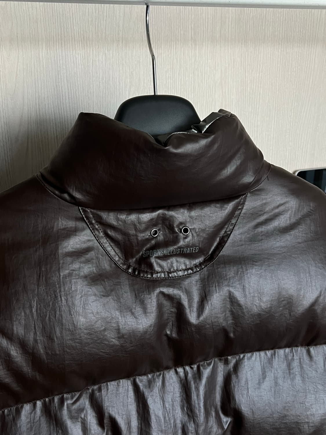 스포츠 일러스트레이티드 브라운 패딩 L 새상품 상품이미지6
