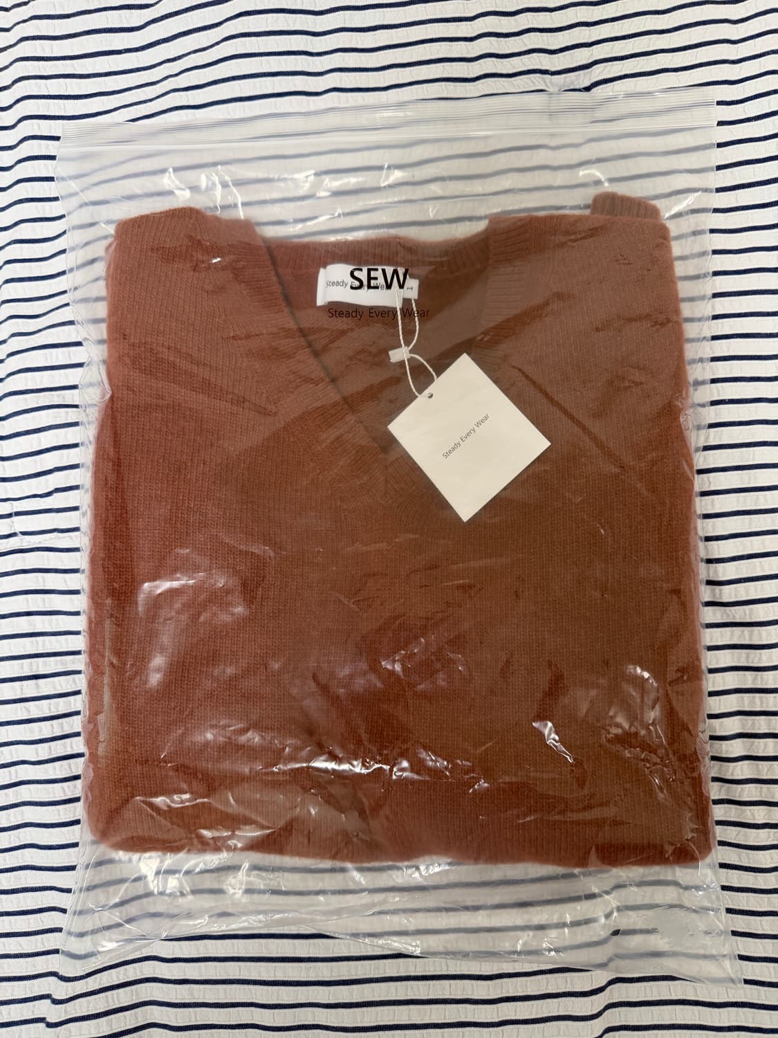 스테디에브리웨어 코지 울 캐시미어 브이넥 니트 상품이미지1