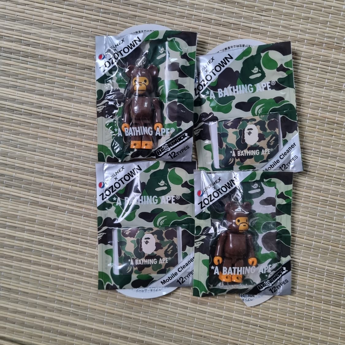 일본 베이프 마일로 X 70% 베어브릭X펩시 키링 핸드폰 클리너 총4종 상품이미지1