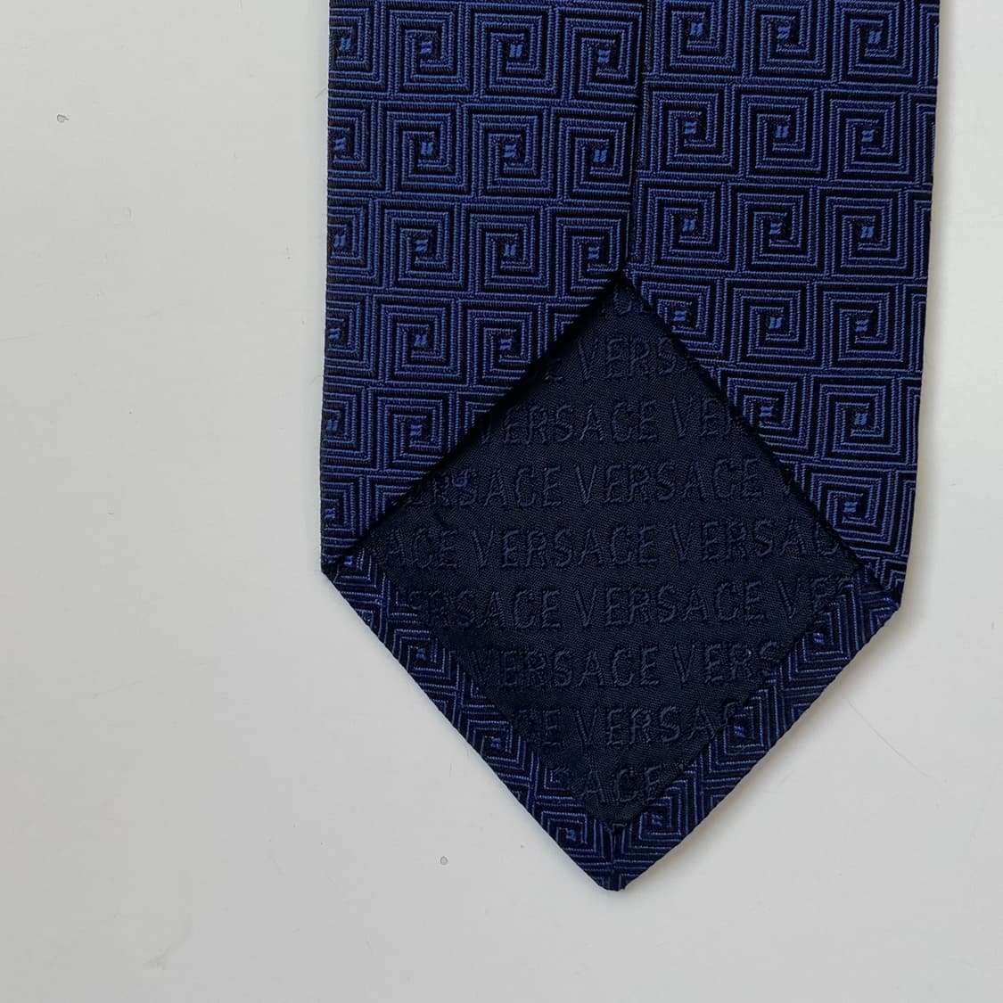 Versace 베르사체 정품 명품 심플로고 넥타이 7.8cm 상품이미지6