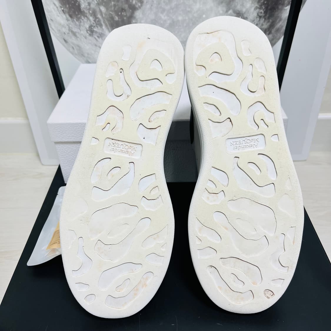 정품 41.5) 알렉산더 맥퀸 오버솔 스니커즈 265~270 상품이미지6