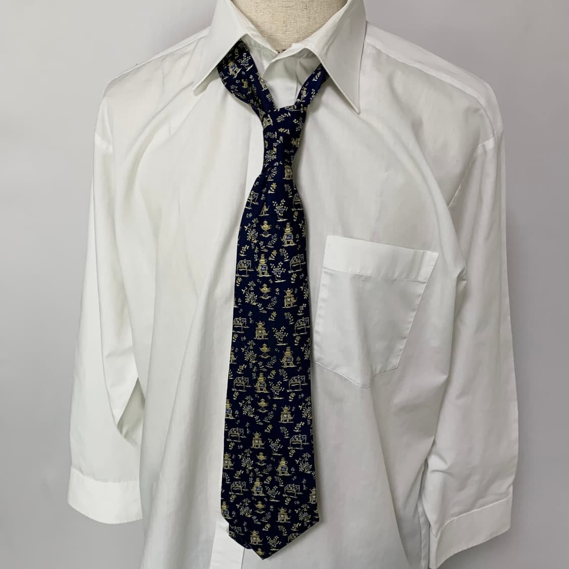 살바토레 페라가모 빈티지 앤틱 패턴 실크 넥타이 네이비 상품이미지1
