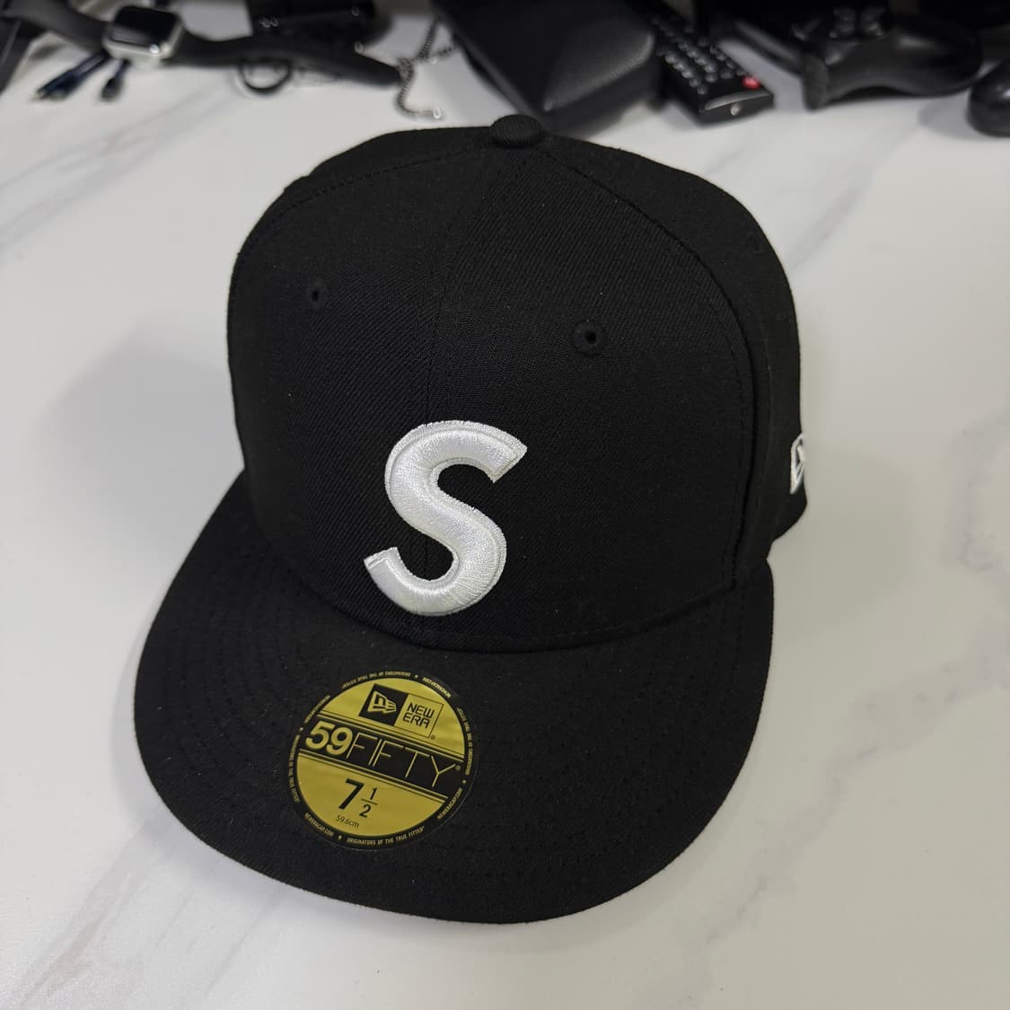 슈프림 뉴에라 s로고 712 상품이미지2
