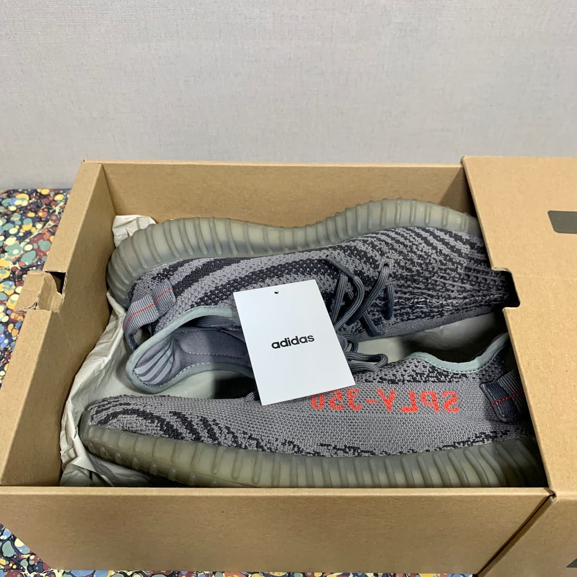 아디다스 이지부스트 350 v2 벨루가 2.0 상품이미지10