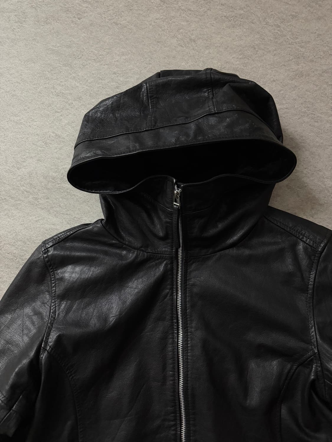 뱅퀴시 램스킨 후드 하이넥 자켓 상품이미지5