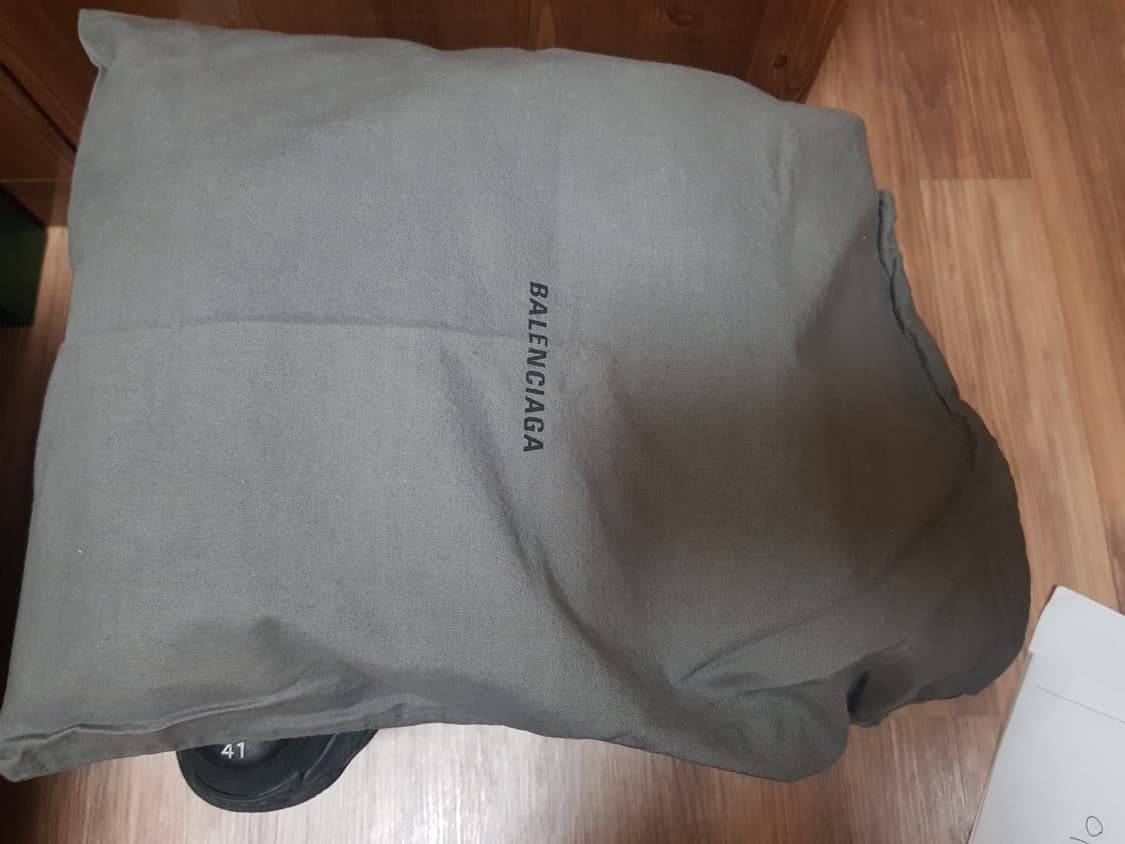 발렌시아가 트리플s 더티블랙 41e 상품이미지9