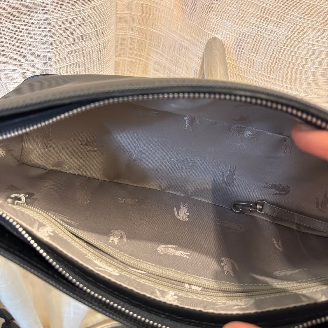 정품 라코스테 바게트 숄더백     상품이미지9