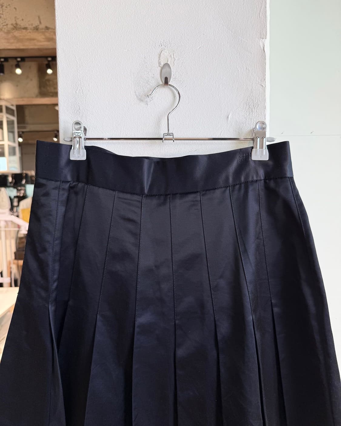 아페쎄 블랙 플리츠 랩 미니스커트 상품이미지5