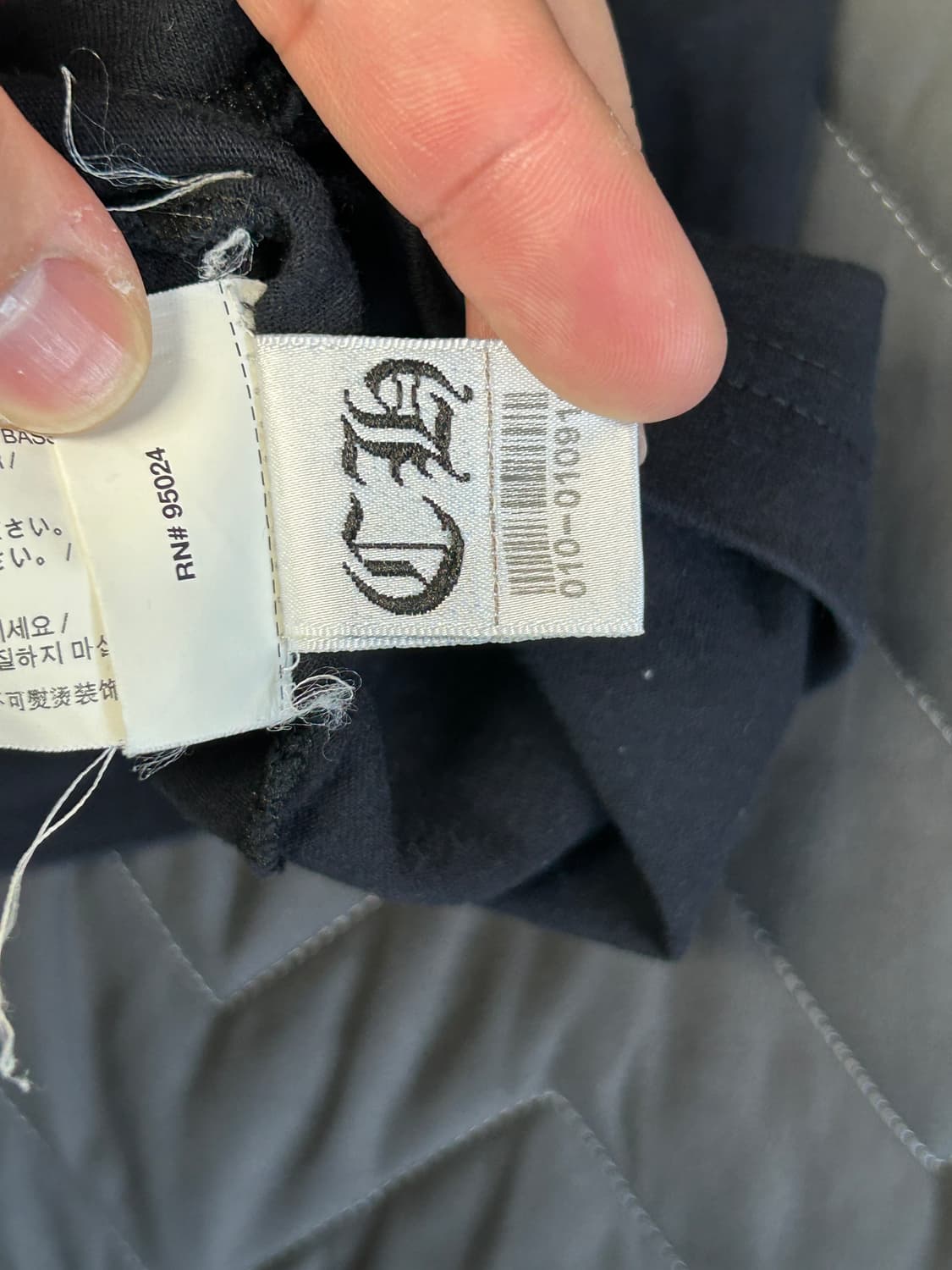 크롬하츠 T-bar 홀스슈 롱슬리브 팝니다! 상품이미지6