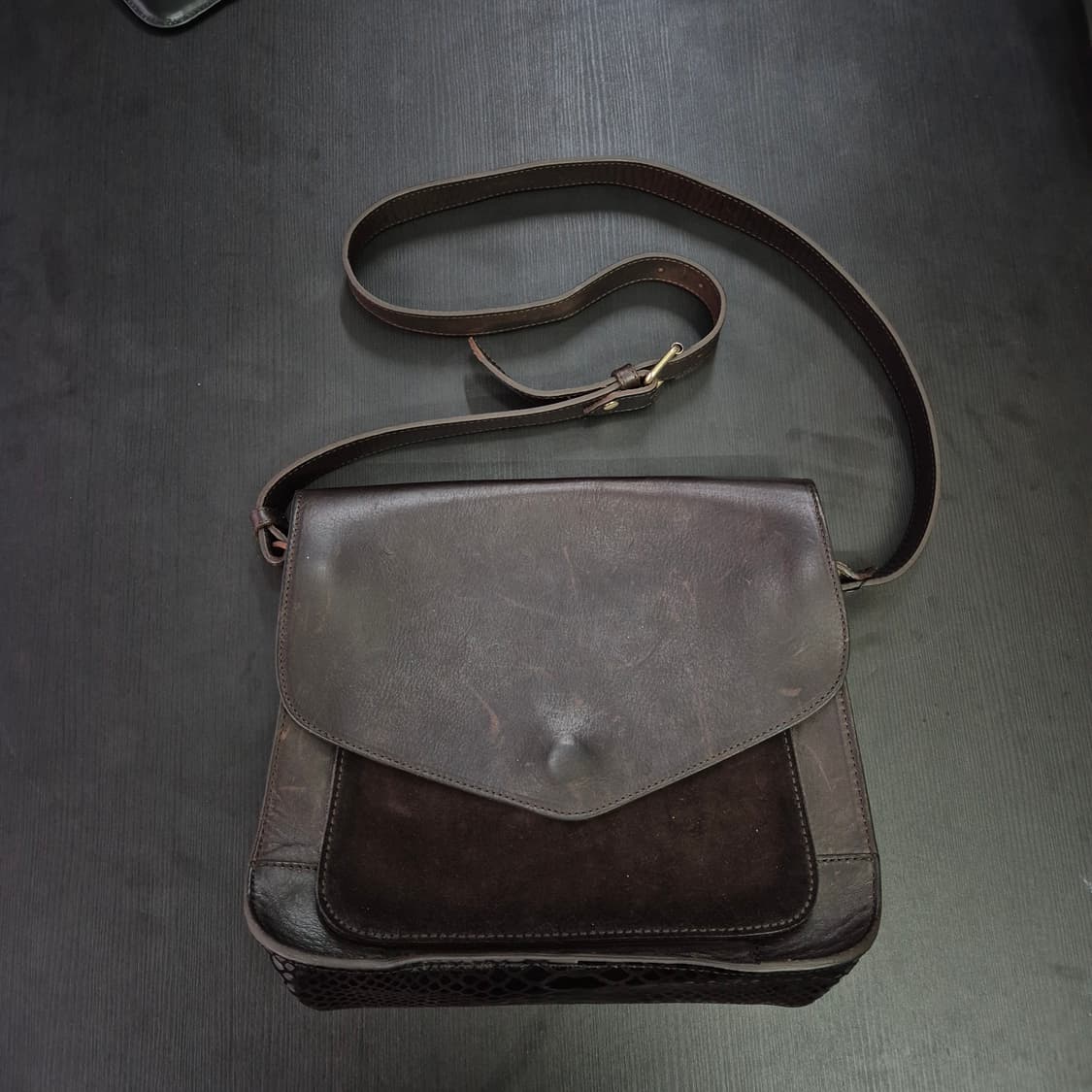 A.P.C. 레더 숄더백 상품이미지2