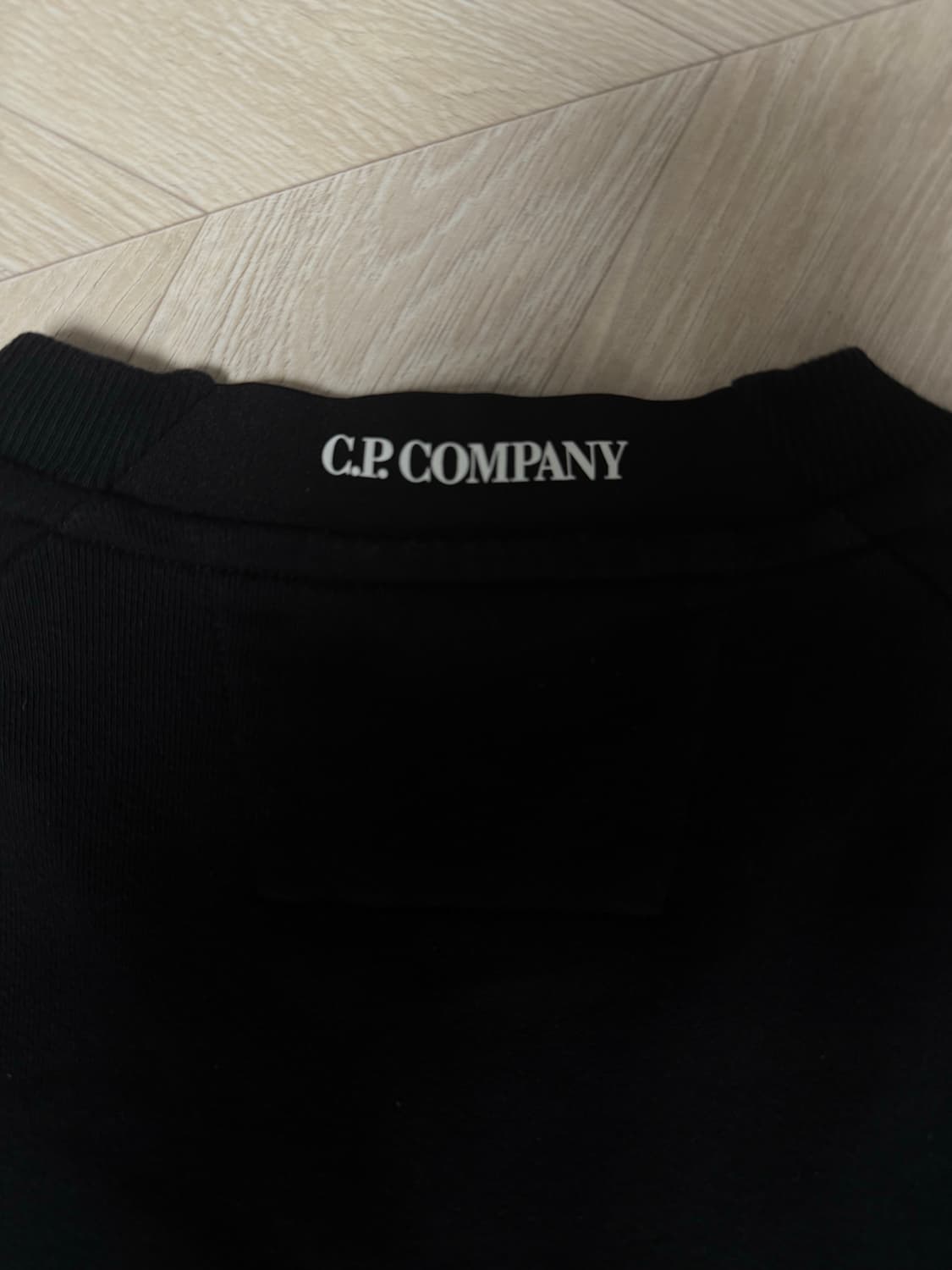 CP컴퍼니 블랙 맨투맨 상태상 M 씨피컴퍼니 시피컴퍼니 상품이미지3