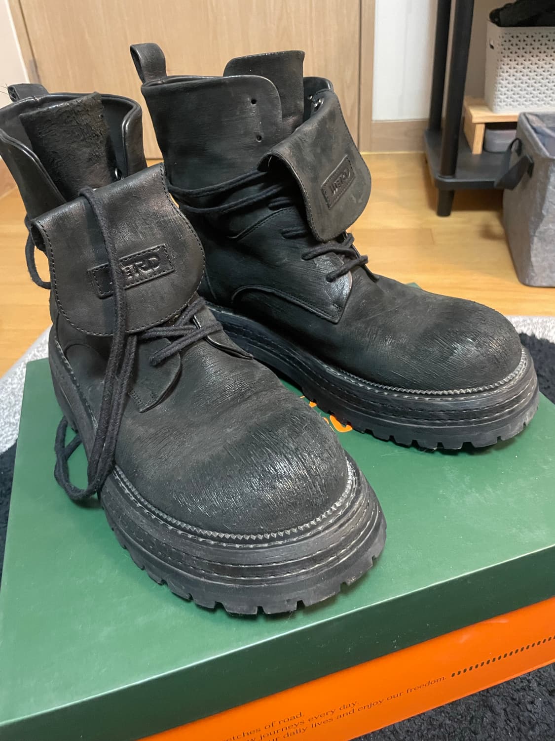 위더로드 카일 홀스레더 7홀 컴뱃 부 츠 블랙 워싱 상품이미지3