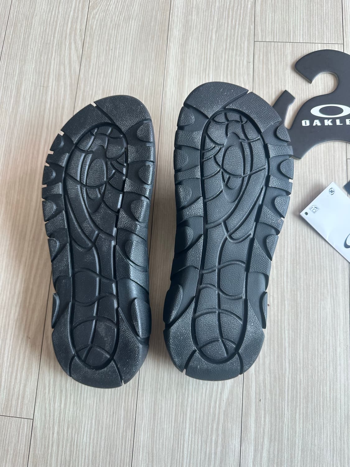 [새상품]오클리 쪼리 240사이즈(카키색) 상품이미지6