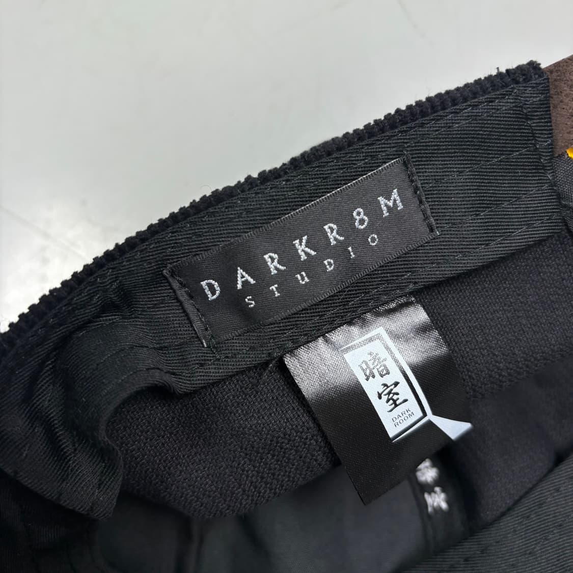 다크룸 블랙 코듀로이 볼캡 상품이미지4