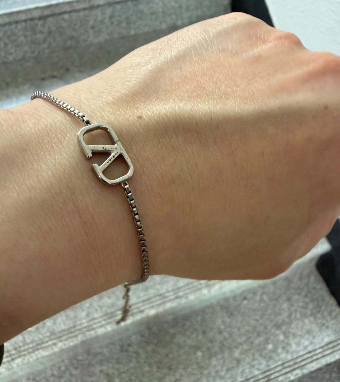 발렌티노 가라바니 V 로고 팔찌 (4Y2J0N40MET) 상품이미지6