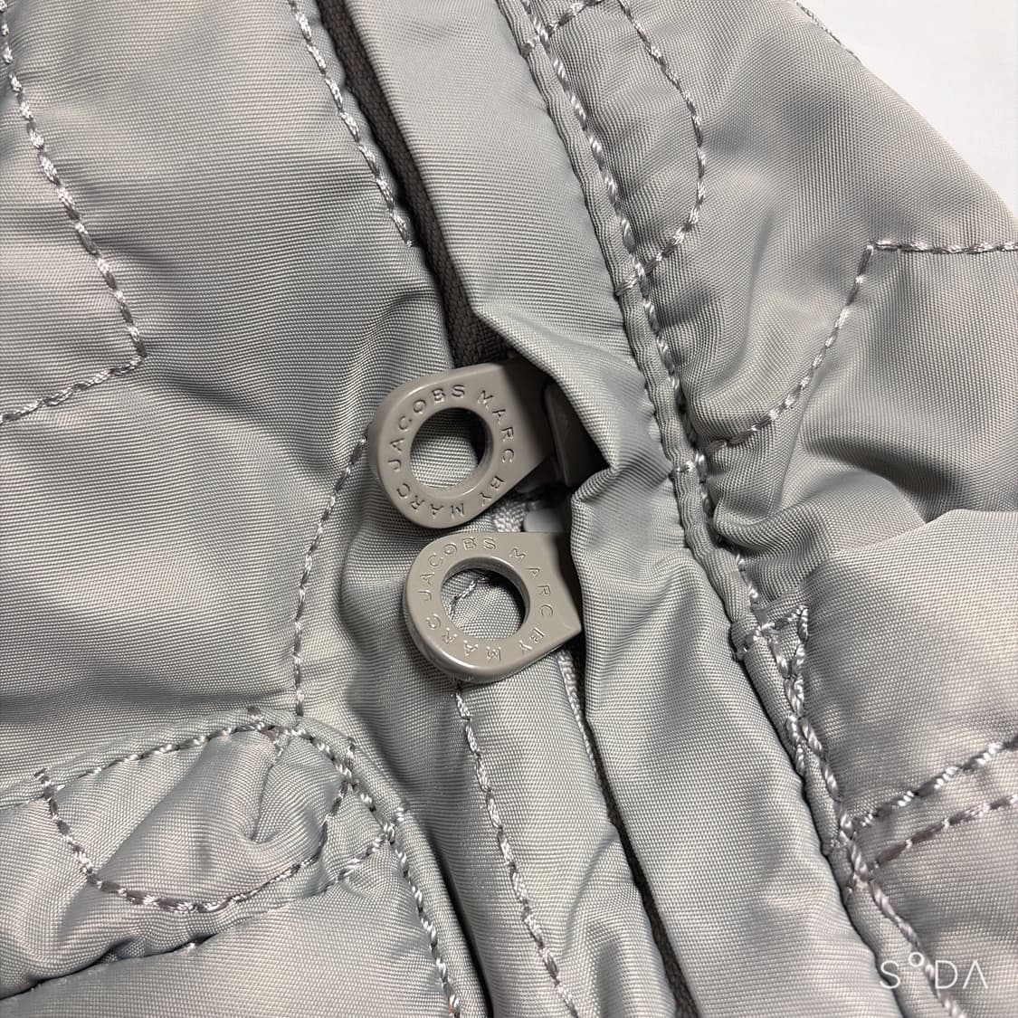 마크제이콥스 나일론 백팩 연카키 상품이미지8