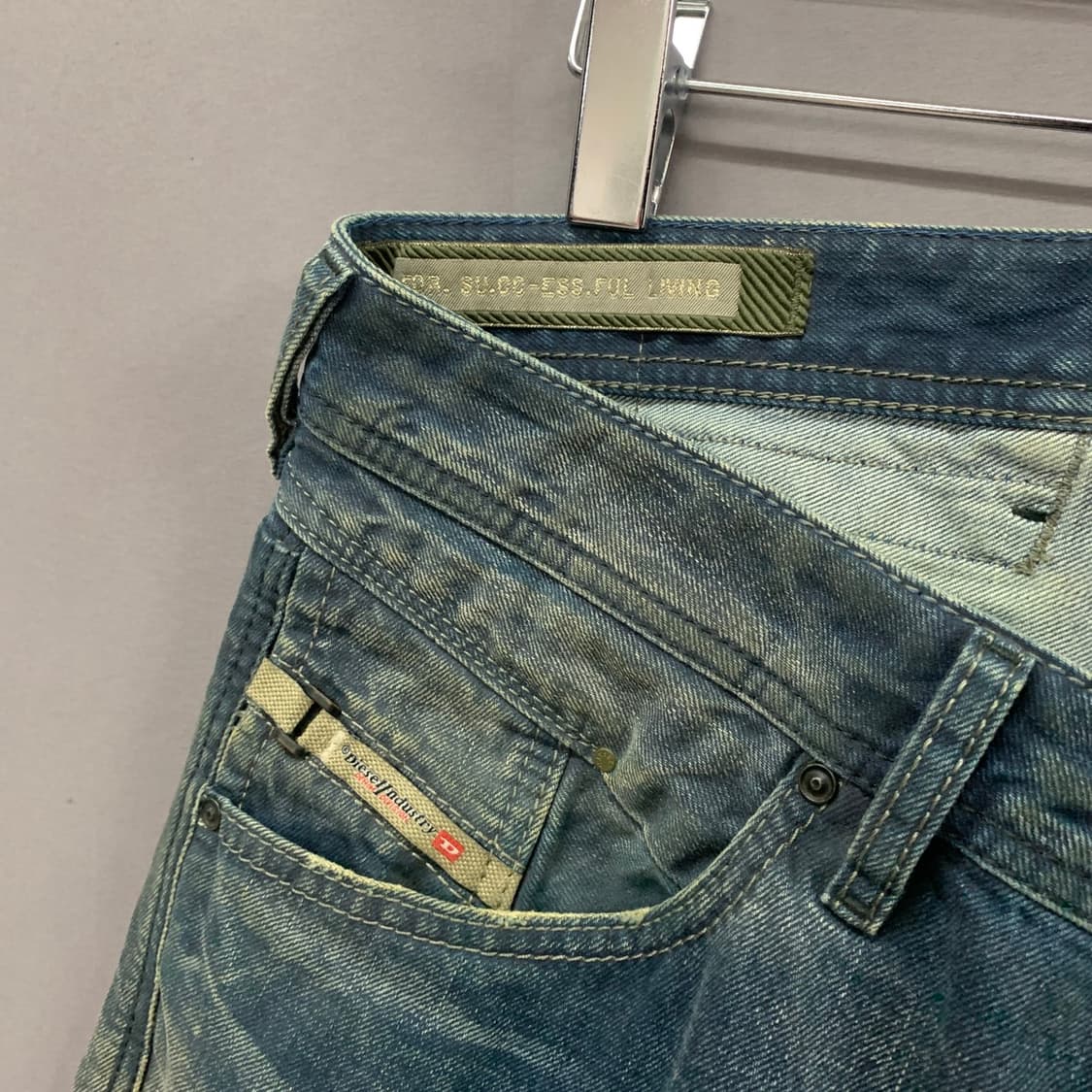 32인치 디젤 belther 레귤러 슬림 테이퍼드핏 워싱 데님 청바지 상품이미지5