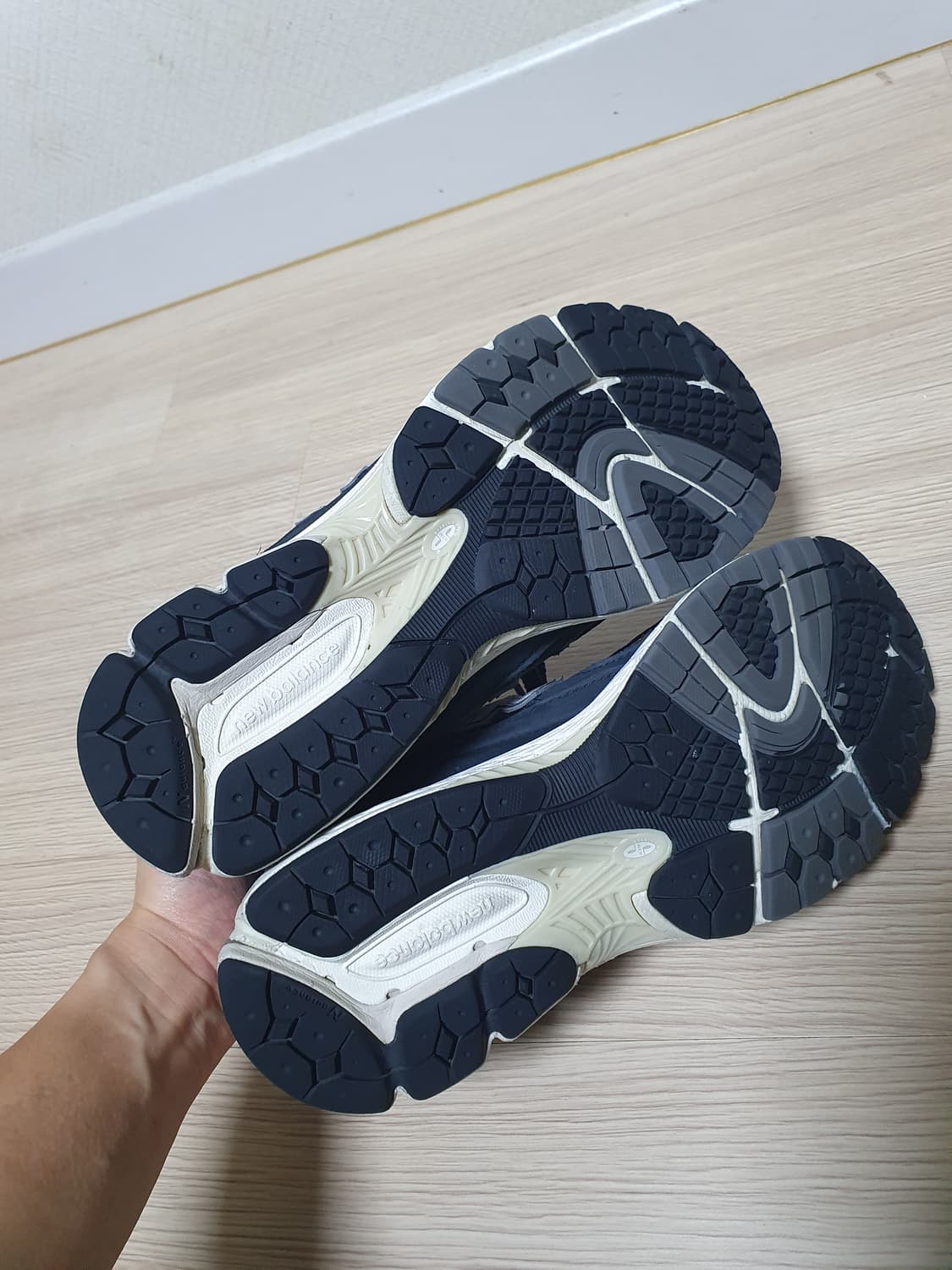 뉴발란스 2002R 운동화 265 상품이미지8