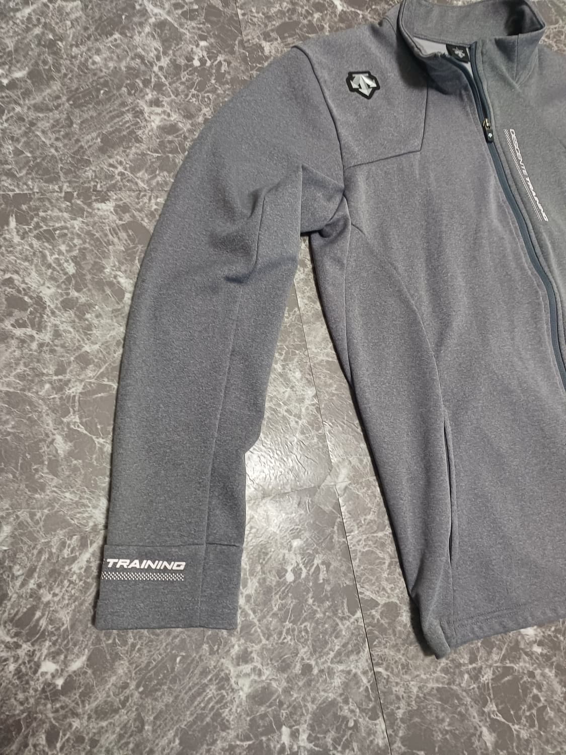 데상트 트레이닝 집업 L 상품이미지7