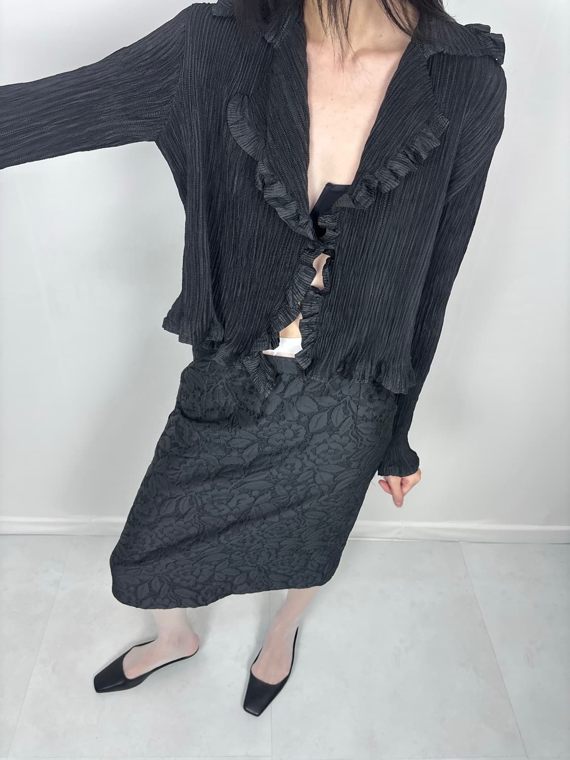 RUFFLE PLEATED CARDIGAN 상품이미지3