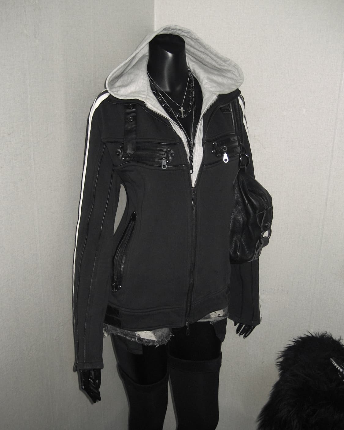 In the attic 인더아틱 후드 버클 봄버 자켓 펑크 상품이미지2