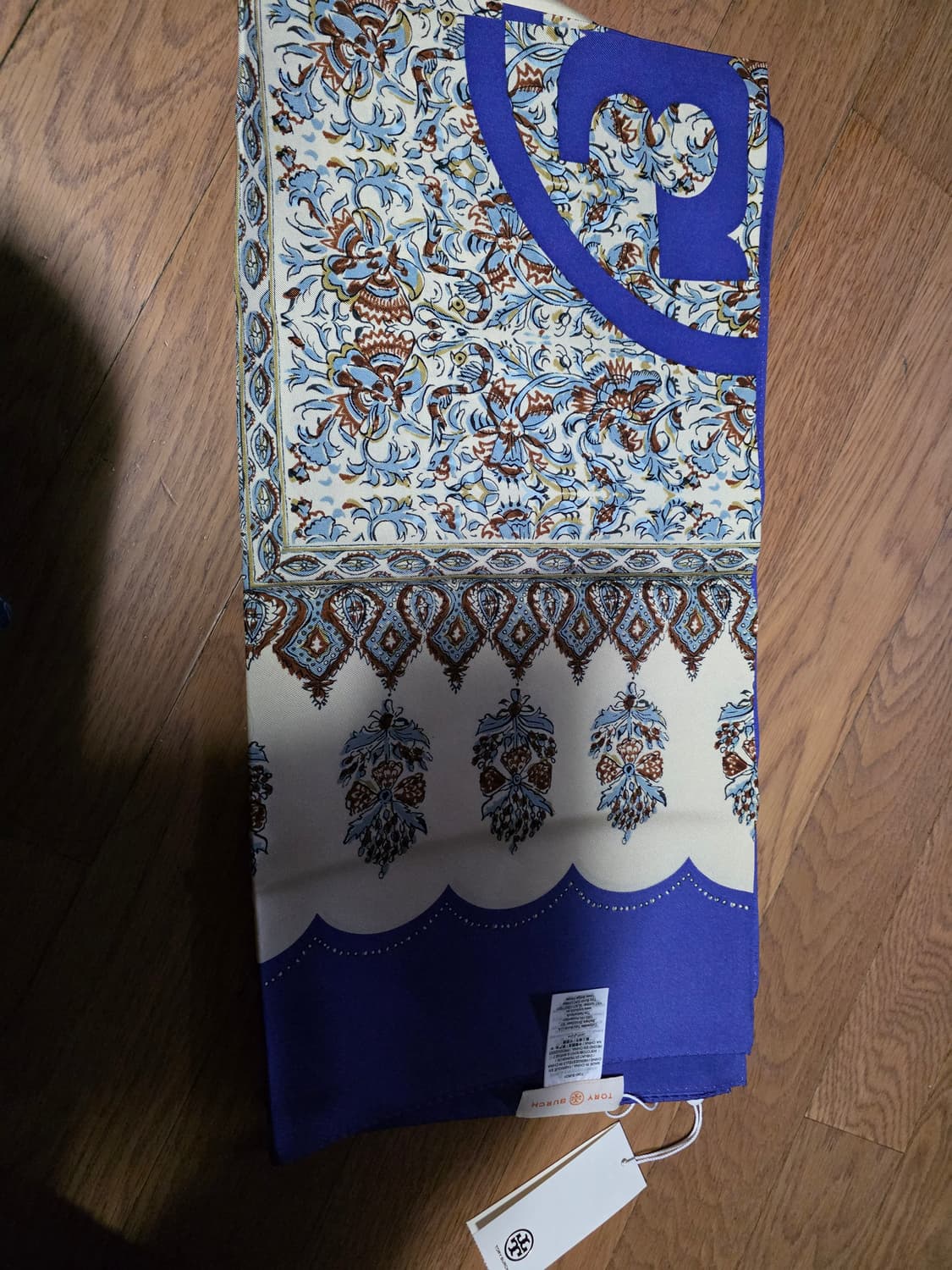 토리버치 실크 머플러 상품이미지2